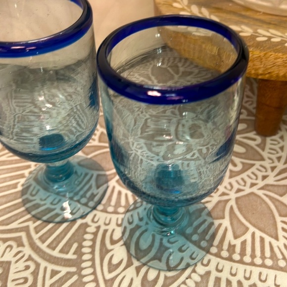 🌵🌵2 Vintage Hand Blown Mexican Goblet Glass - Picture 3 of 11